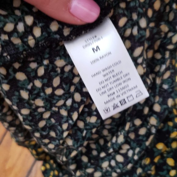 Lemon Print Button Up Mini Dress with Pock… - Picture 4 of 8